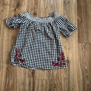 black and white short sleeve shirt